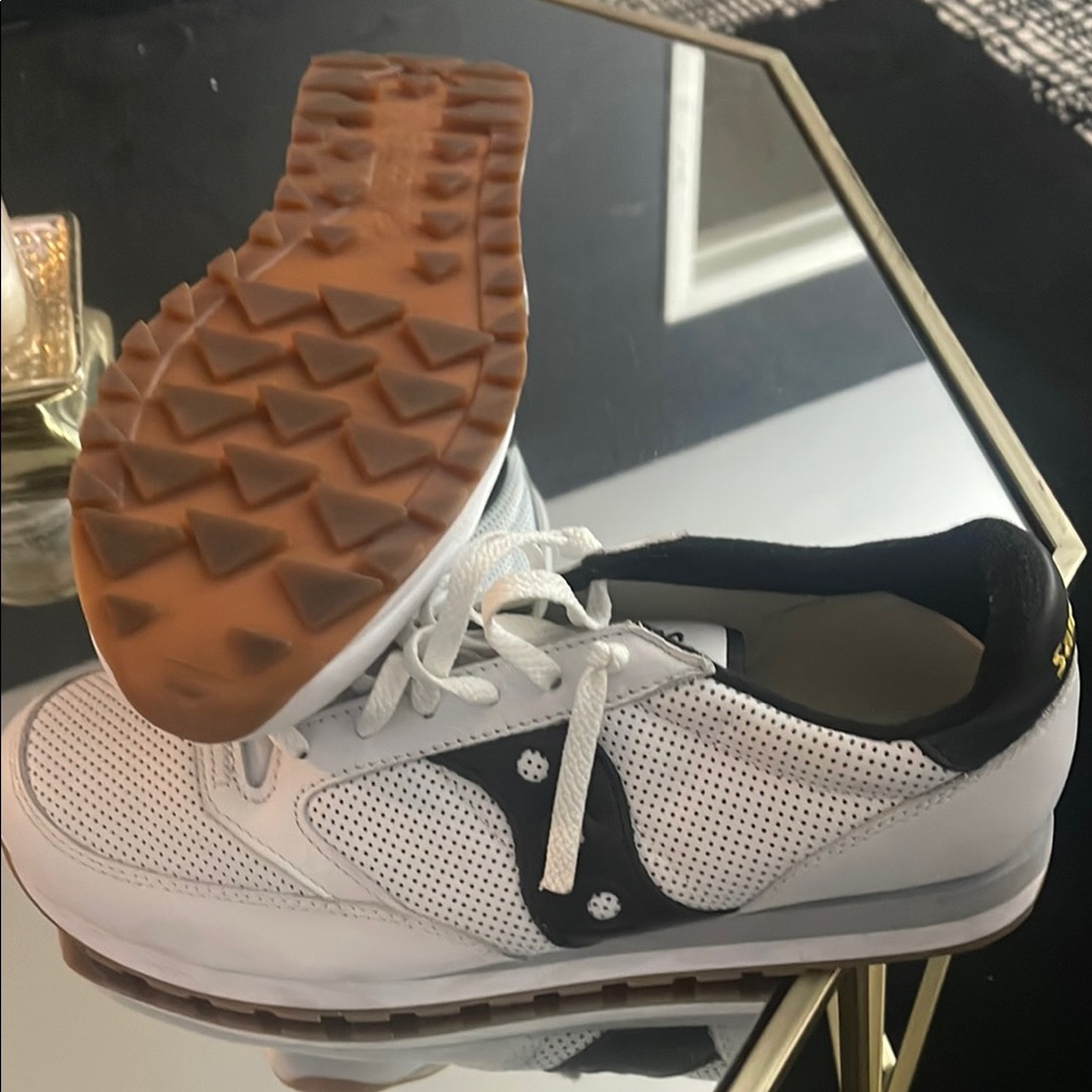 Saucony Men's White and Black Sneakers